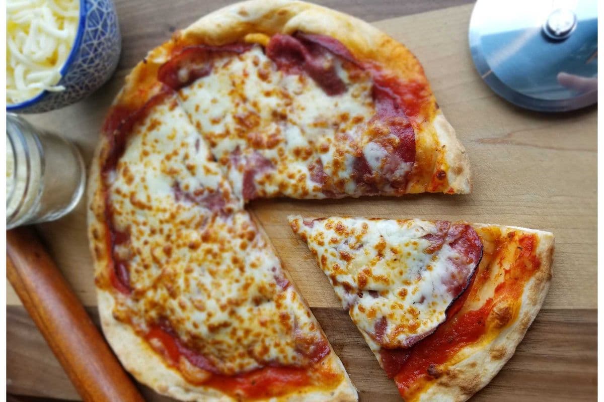 12" moyenne pizza pepperoni / 12" Medium Pepperoni Pizza