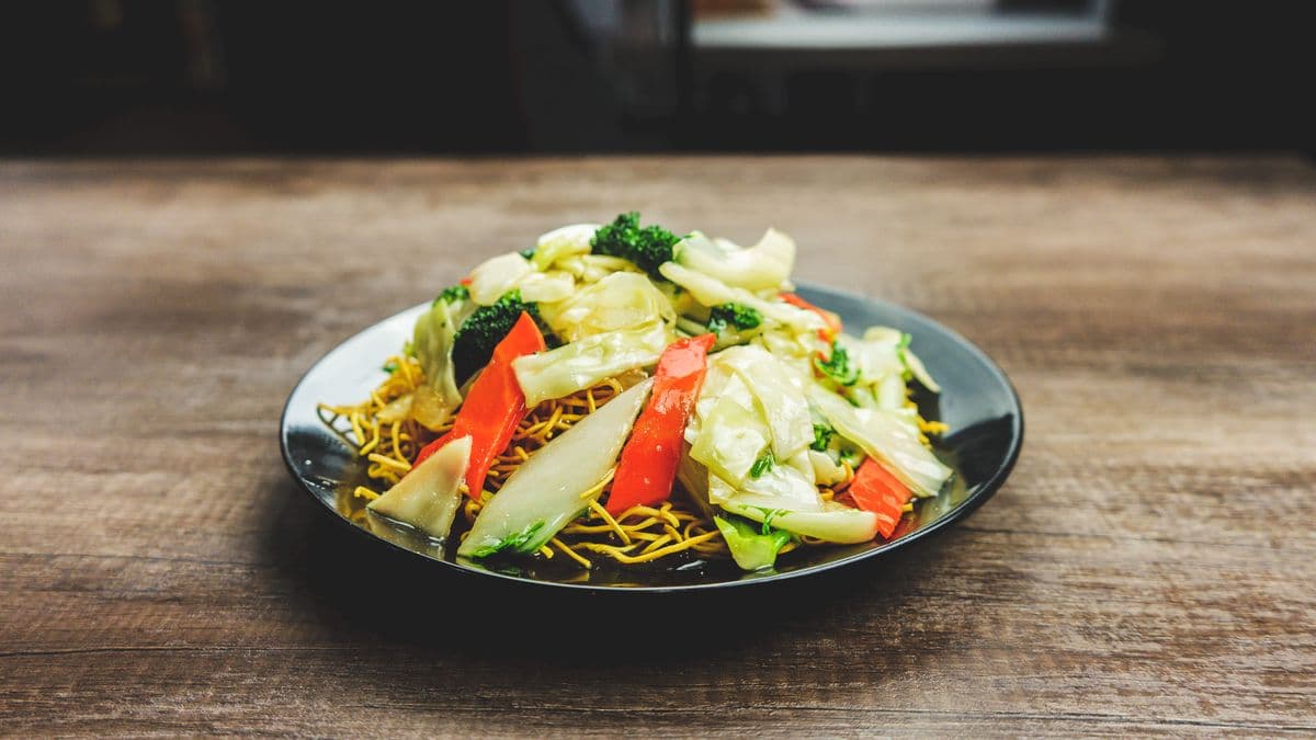 24. Vegetable Cantonese Chow Mein Dinner