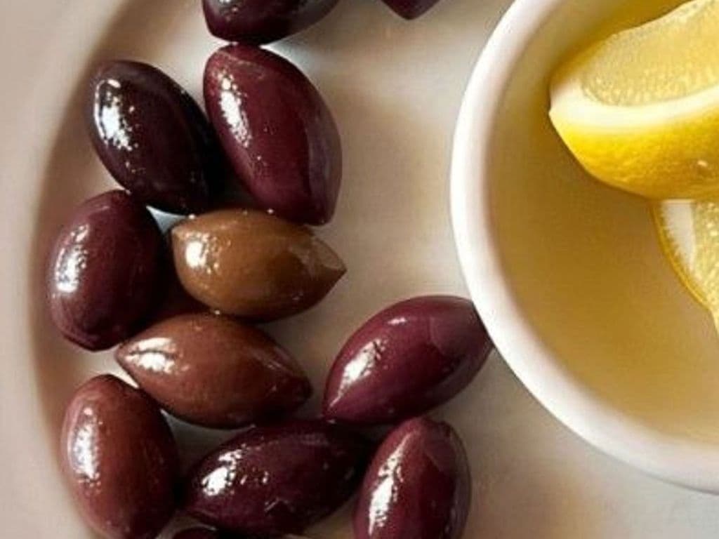 *OLIVES KALAMATA