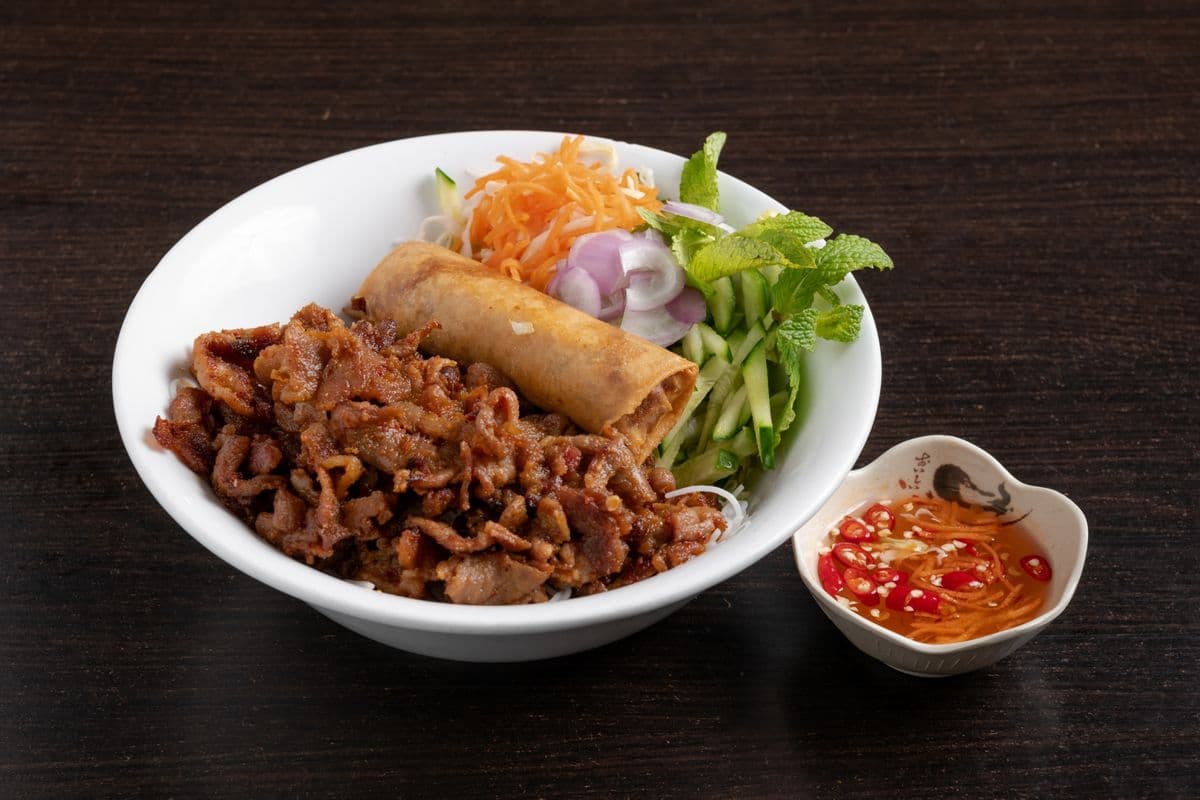 40. Pork Vermicelli Noodle with Spring Roll