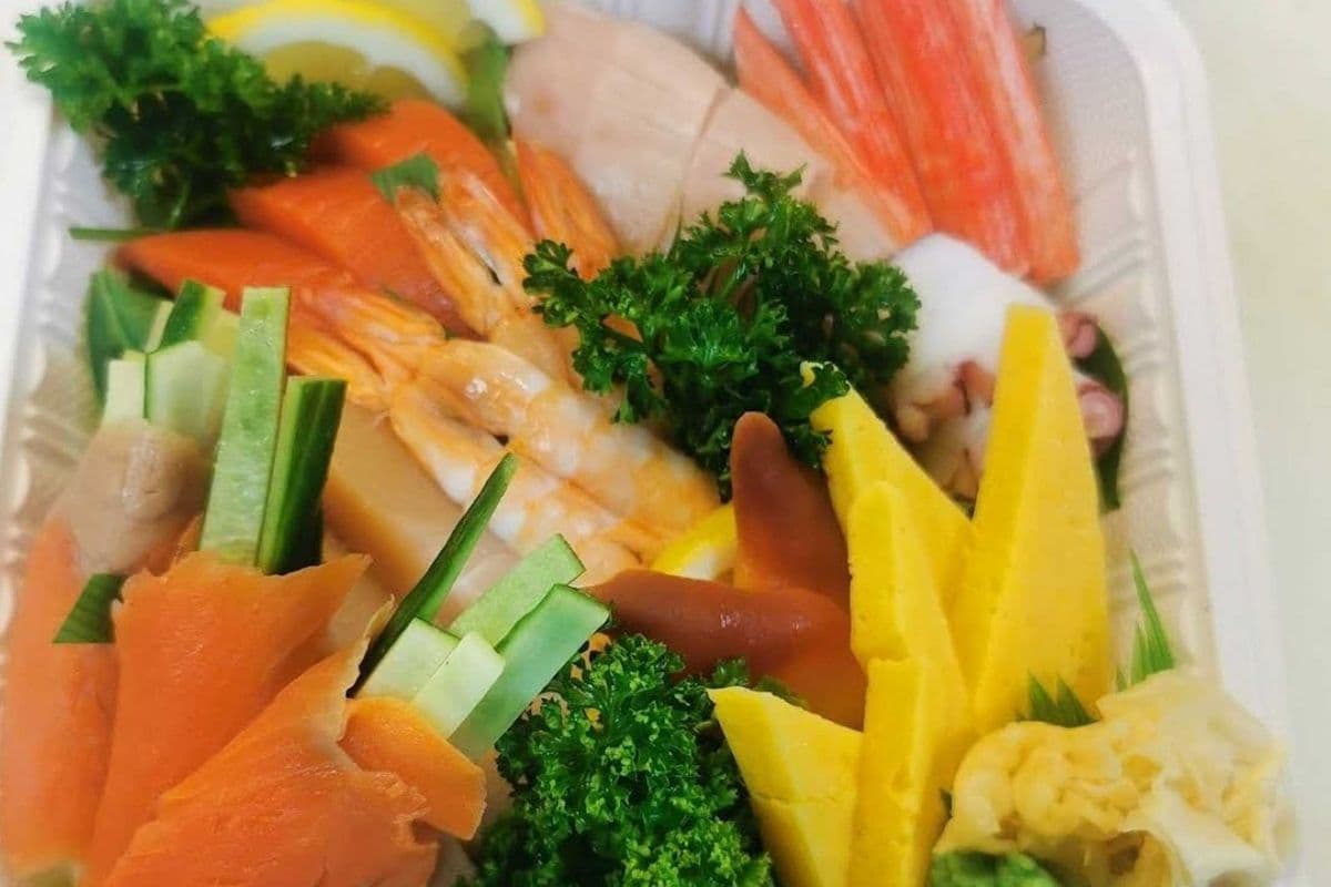 Assorted Sashimi (22 pcs)