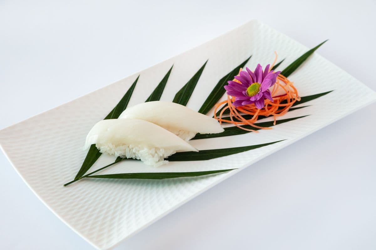 White Tuna Sushi (Albacore) (2 pcs)