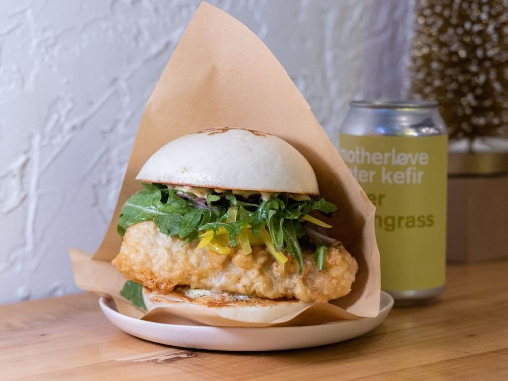 Tempura Fish Bao (炸魚包)