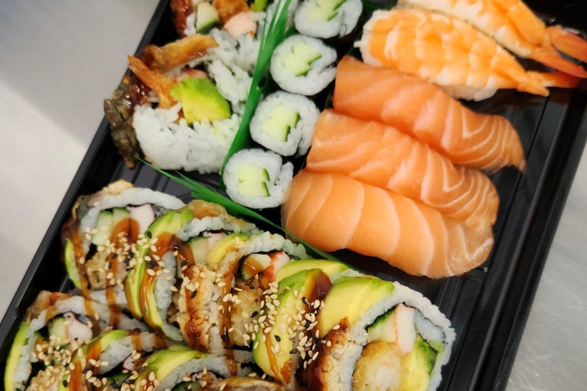 L2. Black Dragon Lunch Combo (21pcs)
