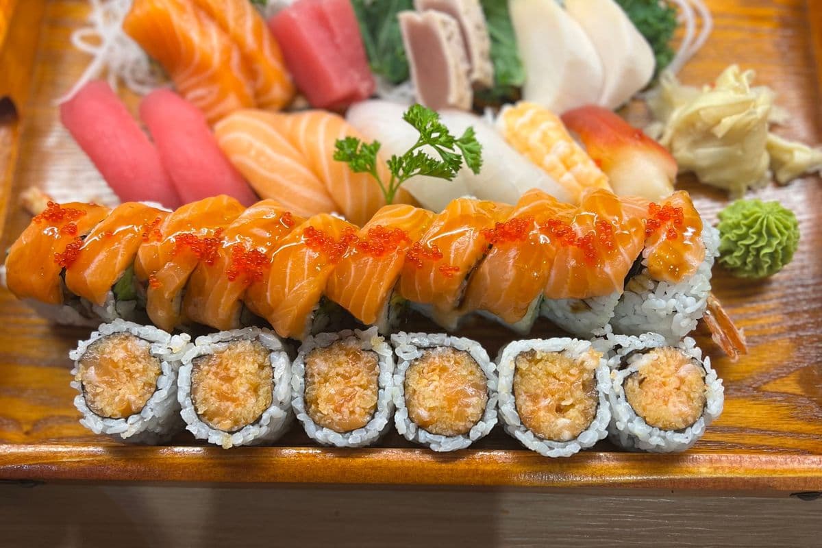 Sushi, Sashimi and Maki Tray Small (32pcs)