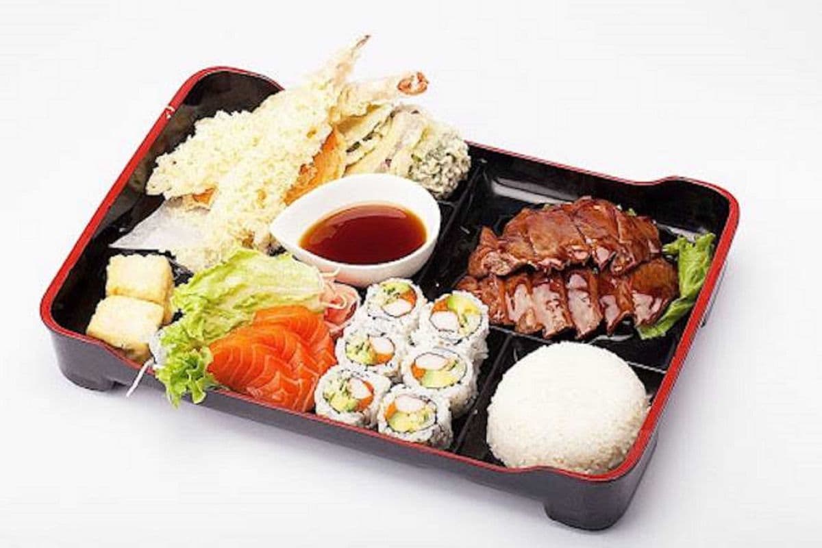 Supreme Bento Box ( )