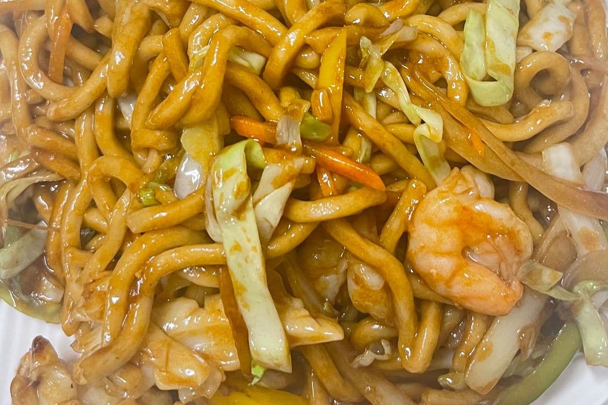 103. Seafood with Vegetable Fried Noodle