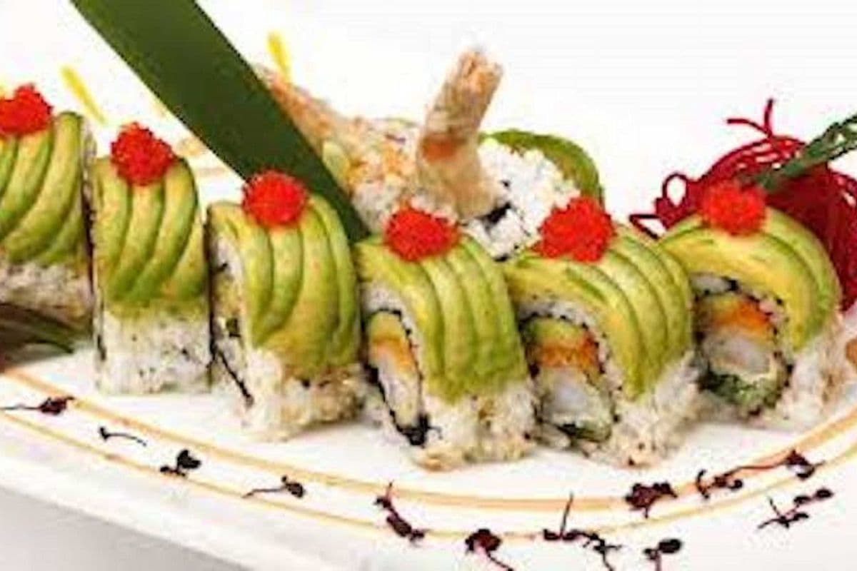 Green Dragon Roll (8 pcs)