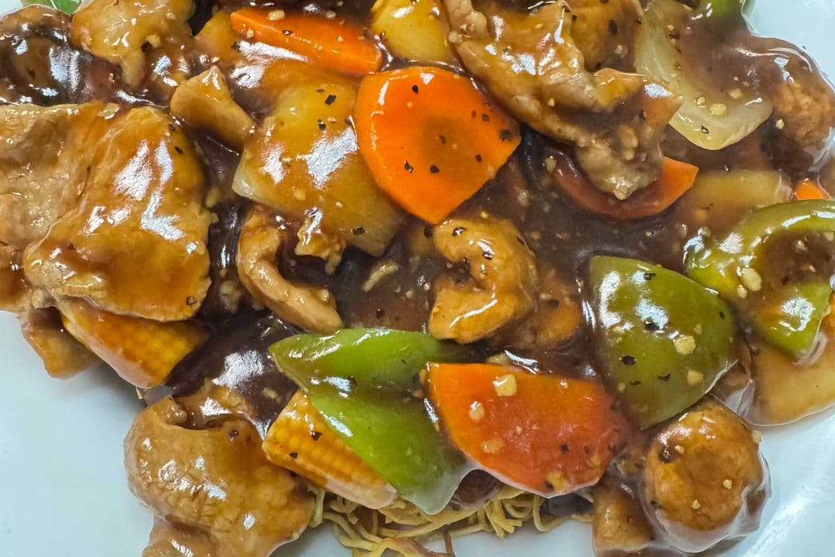 Black Pepper Beef Chow Mein (Spicy) 黑椒牛肉炒面(脆)