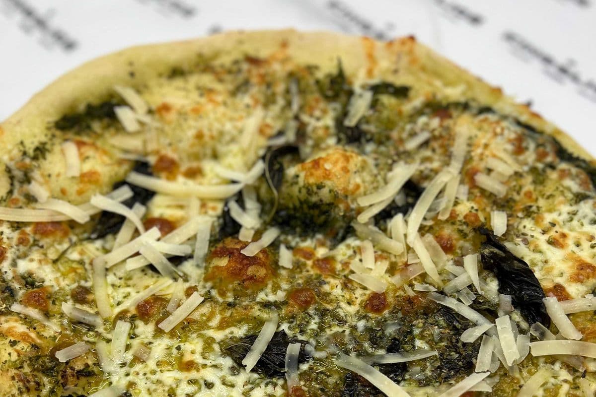 Medium Bianca Pizza