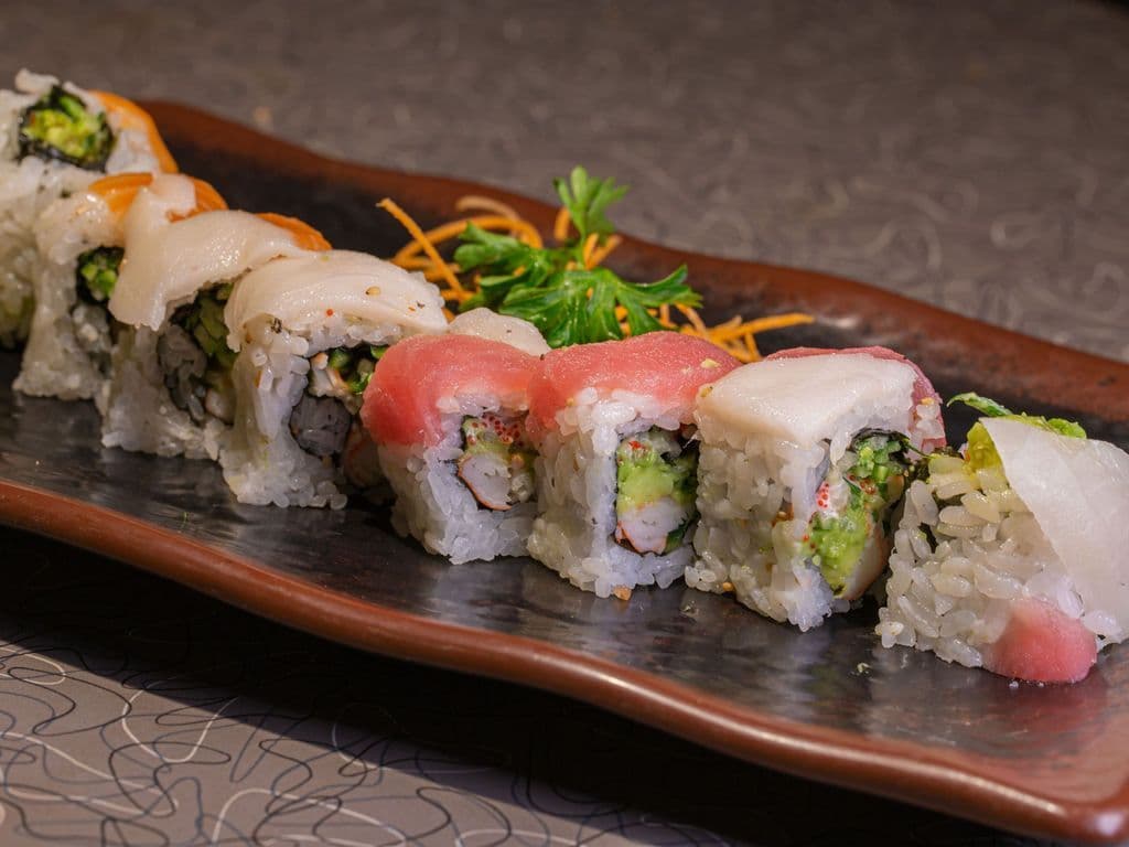 California Rainbow Roll (8pcs)