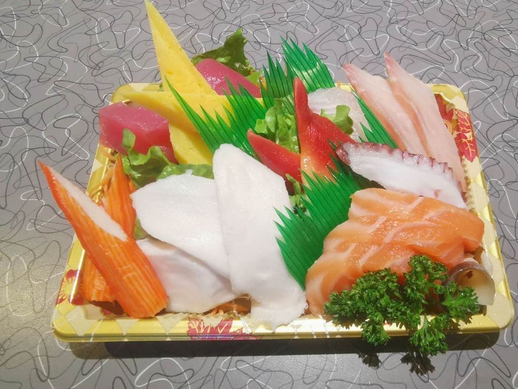Large Sashimi Set (16pcs)