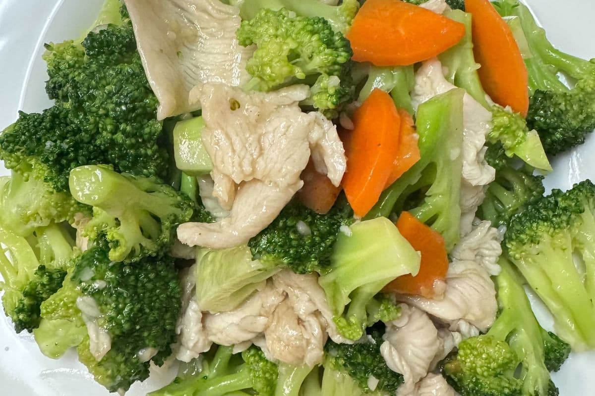 Chicken with Broccoli 鸡肉西兰花