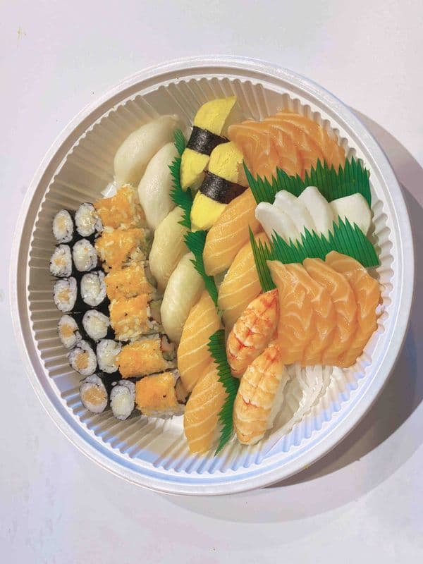Party Tray A (42 Pieces) / 102 Plateau De Féte A (42 Morceaux)