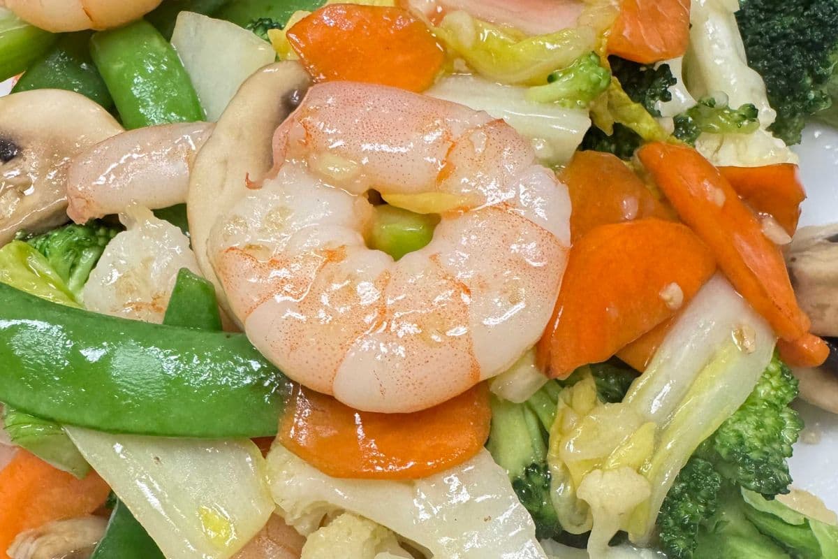 Shrimp with Mixed Greens 虾仁炒什菜