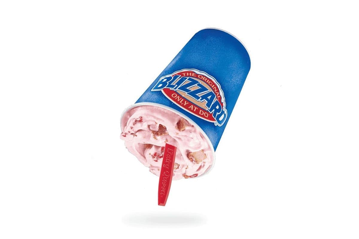 Blizzard au gâteau au fromage à la fraise / Strawberry Cheesecake Blizzard® Treat