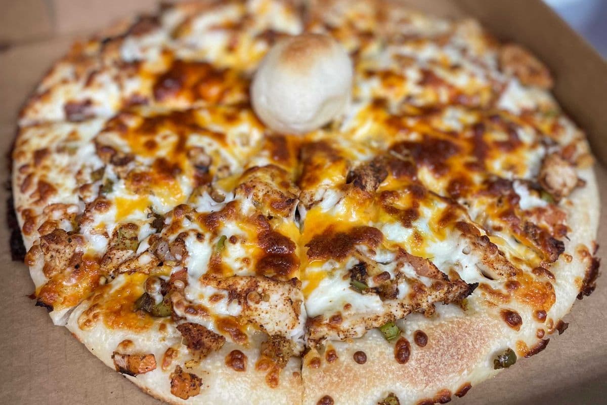 14" Chicken Quesadilla Pizza