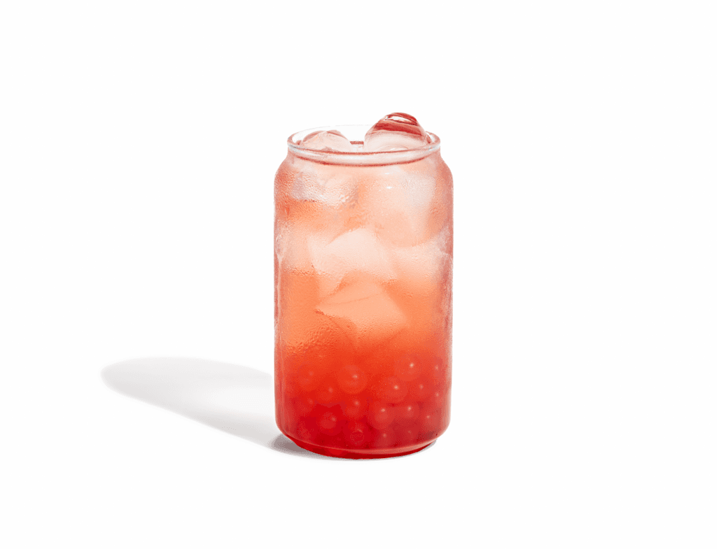 Thé glacé fraise et citron avec perles éclatantes / Strawberry & Lemon iced tea with popping pearls
