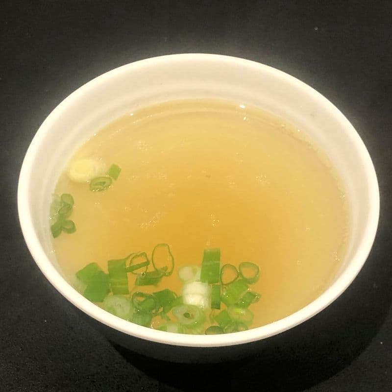 S25 Soupe au poulet (SOUP SEULEMENT)清汤一碗