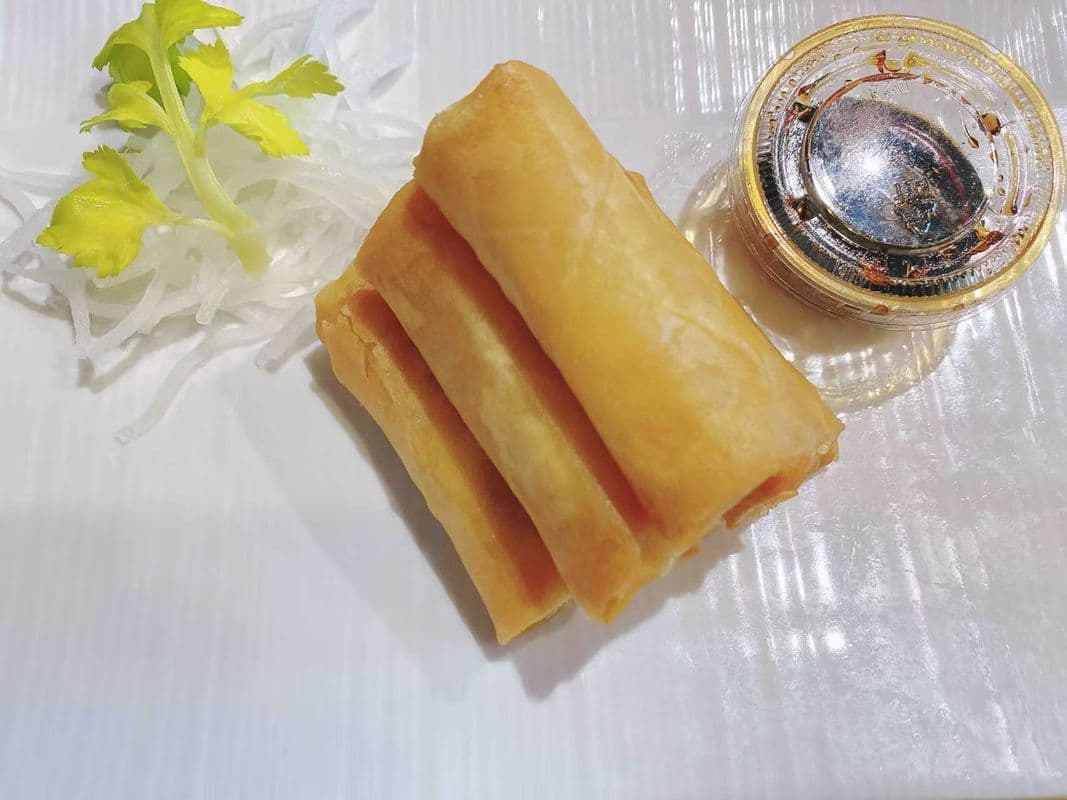 Spring Roll (6Pcs) / 5 Rouleau Printanier (6Mcx)