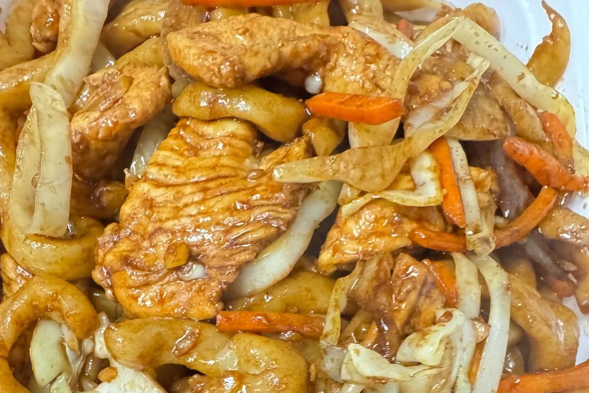 Shanghai Noodle with Chicken 鸡肉上海粗炒