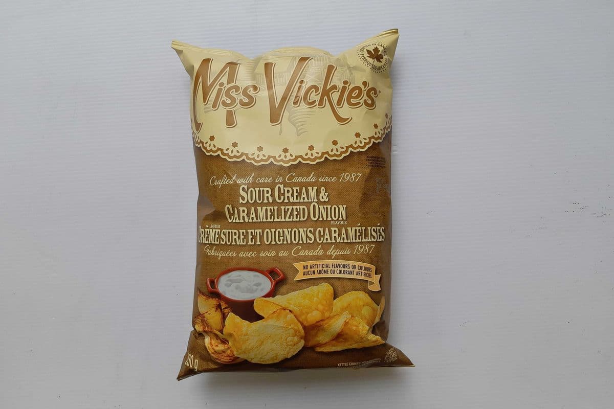 Miss Vickie's Sour Cream & Caramelized Onion Potato Chips 200 g