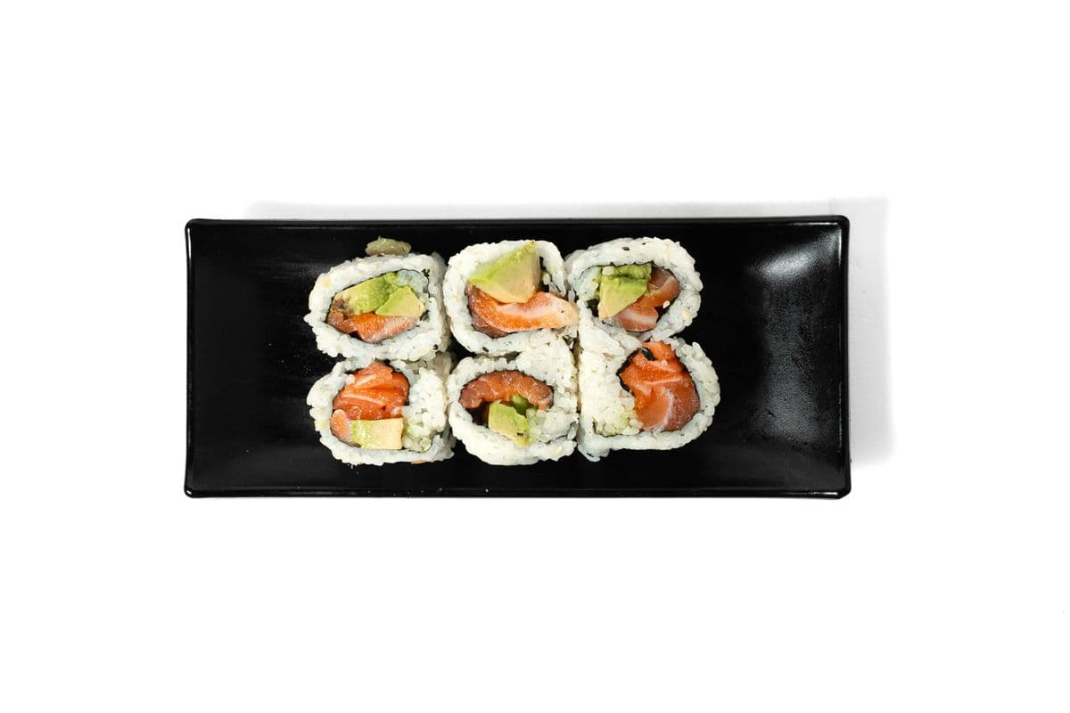 Salmon Avocado Roll (6 pcs)