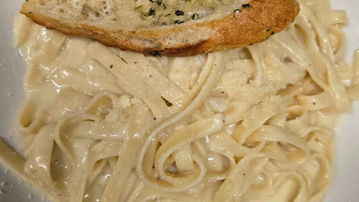 Classic Fettuccine Alfredo