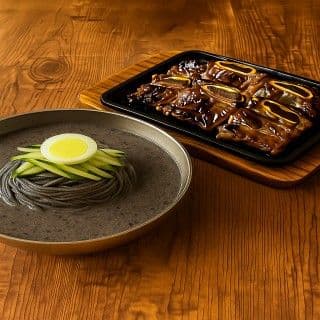 Black Bean Cold Noodle & La Kalbi / 콩국수+갈비
