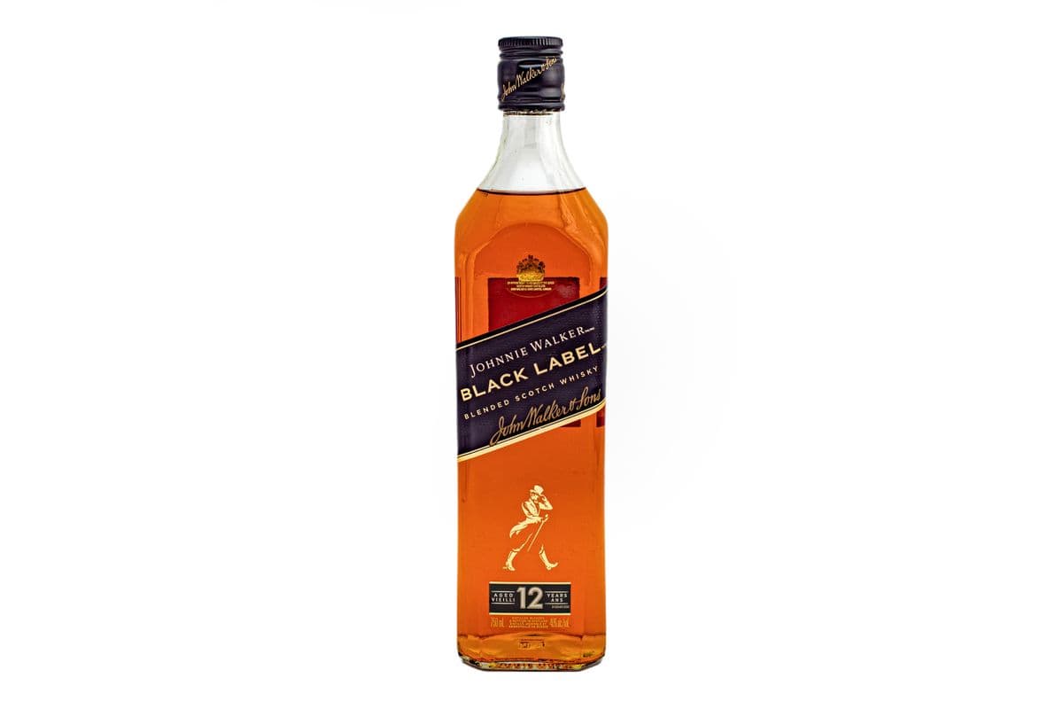 Johnnie Walker BLACK LABEL 750 ML (1 x 750 ml)