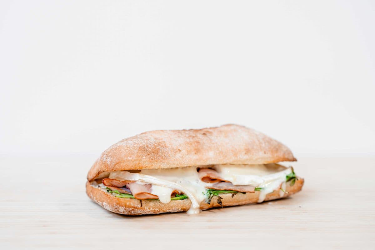 Maxi Iced Latte + any Sandwich + Chips
