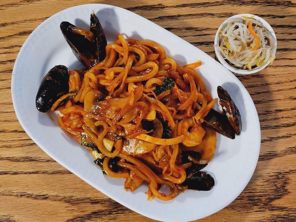 Stir-fried Seafood udon