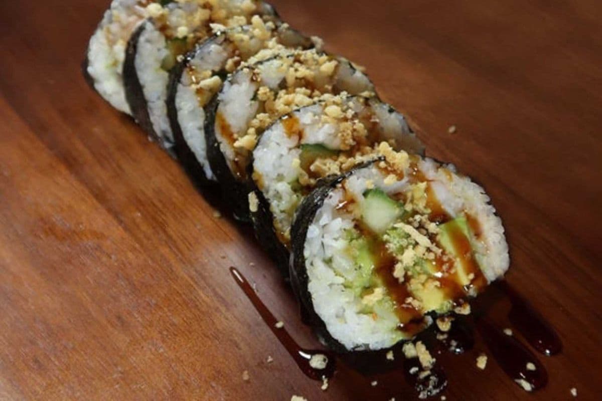 Crunch Avo Roll (10 pieces)