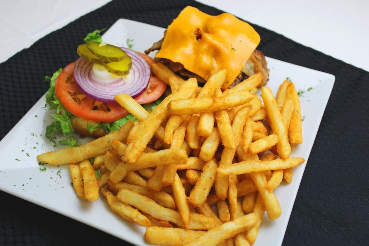 Supreme Burger (8 oz)