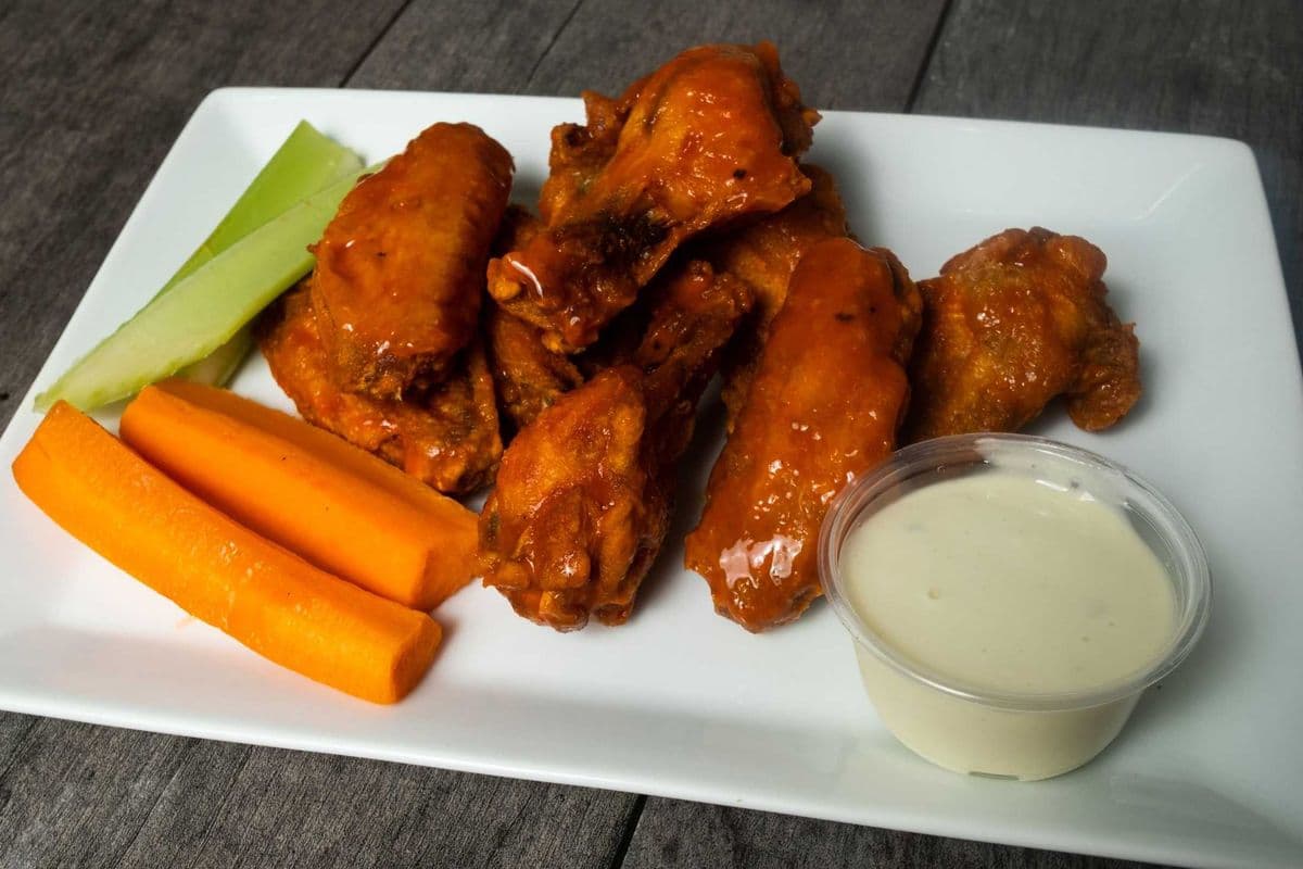 1 lb Wings + 1 Blue Cheese Dip