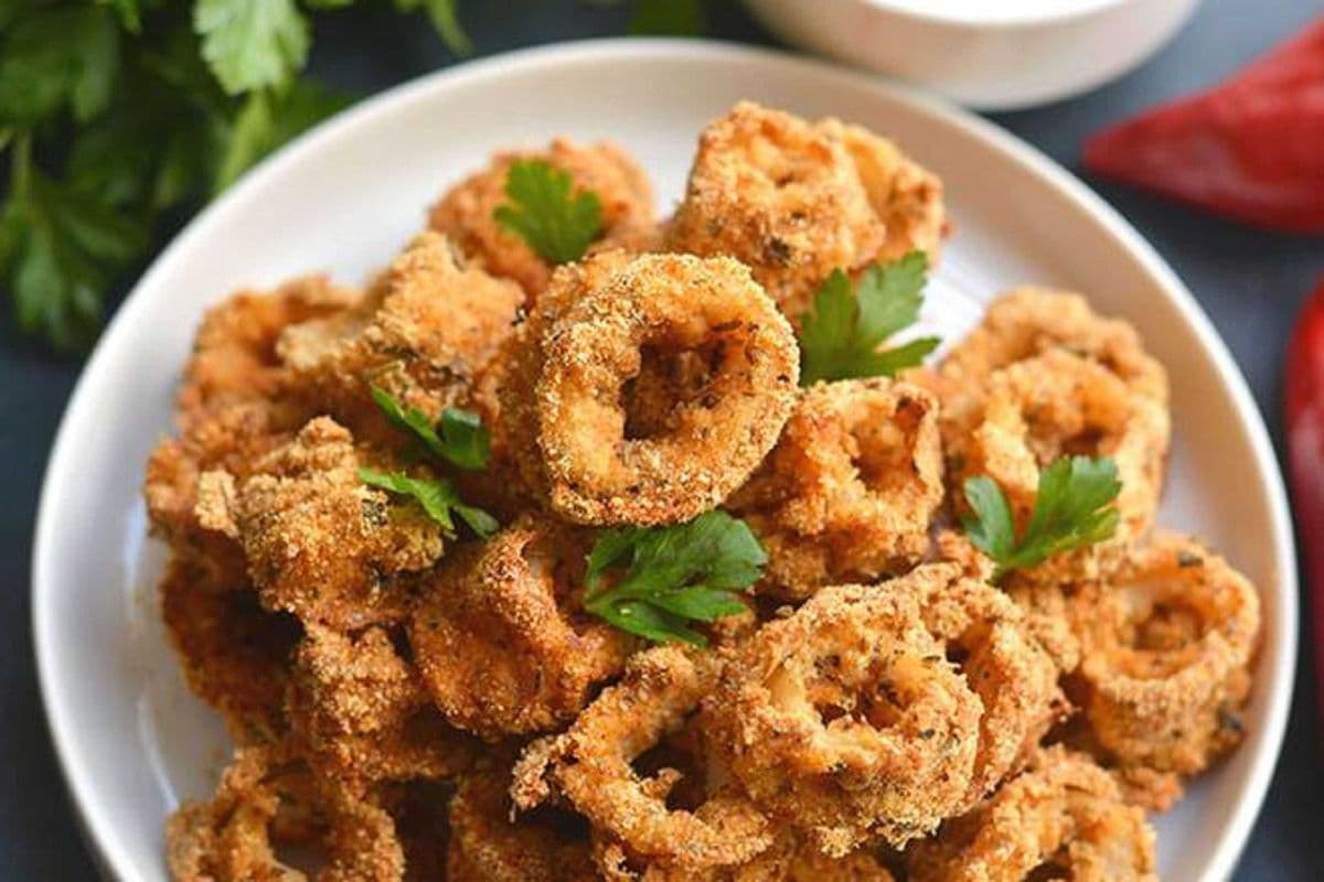 Spicy Lightly Breaded Calamari ( )