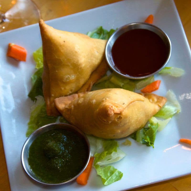 Samosas (2 pcs)